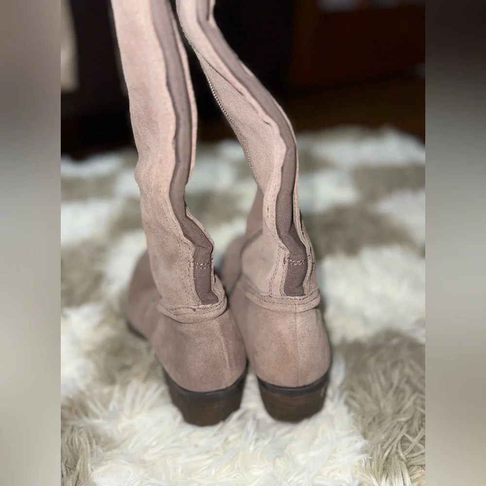 Vince Camuto Taupe Knee-High Boots Pre🩷
